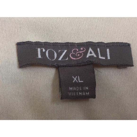 Roz & Ali extra large ivory top w/black polka dots - Picture 5 of 8